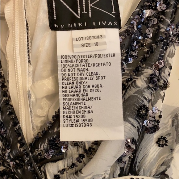 Gray Floral Sequin Flowy Dress - Picture 6 of 8